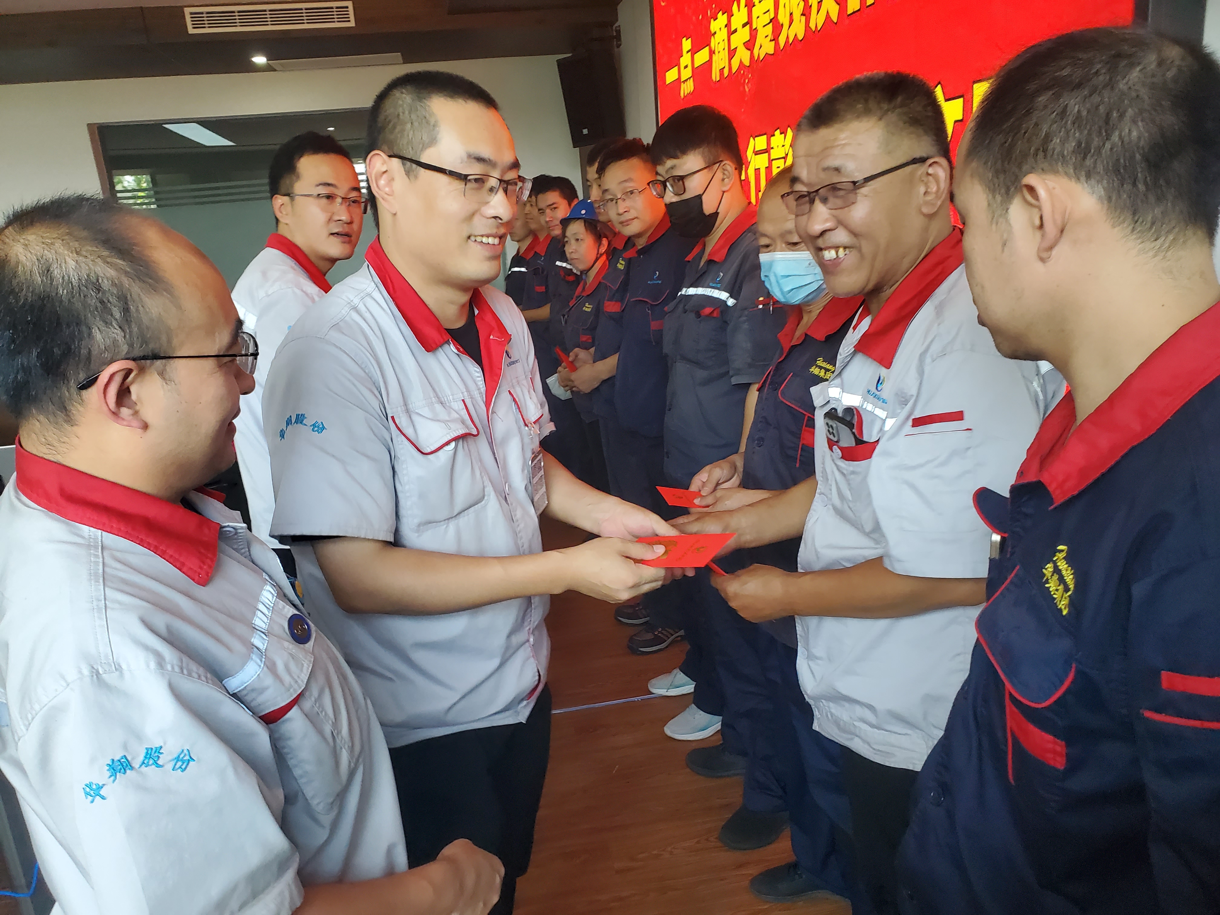 “扶殘助殘有你有我”，華翔很暖心！